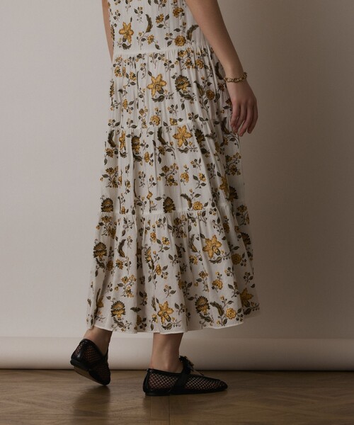 GRACE CONTINENTAL（グレースコンチネンタル）の「ティアードロングワンピース（ワンピース・レディース・ホワイト/カーキ・36/38）」の7枚目の写真