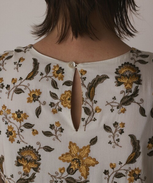 GRACE CONTINENTAL（グレースコンチネンタル）の「ティアードロングワンピース（ワンピース・レディース・ホワイト/カーキ・36/38）」の8枚目の写真