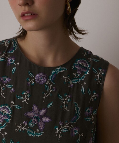 GRACE CONTINENTAL（グレースコンチネンタル）の「ティアードロングワンピース（ワンピース・レディース・ホワイト/カーキ・36/38）」の16枚目の写真