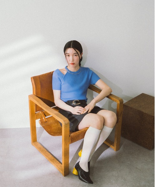 DRWCYS（ドロシーズ）の「ハーフスリーブカットアウトサマーニット（ニット/セーター・レディース・グレー/ホワイト/ブラック/ブルー・FREE）」の5枚目の写真