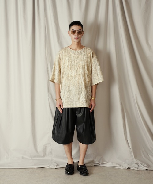 Aphlotus(アプロタス)の「ムラ染め クラッシュプリーツ H/S クルーネック プルオーバー(Tシャツ/カットソー・メンズ・サンドベージュ/スミクロ・SMALL/LARGE/MEDIUM)」の8枚目の写真