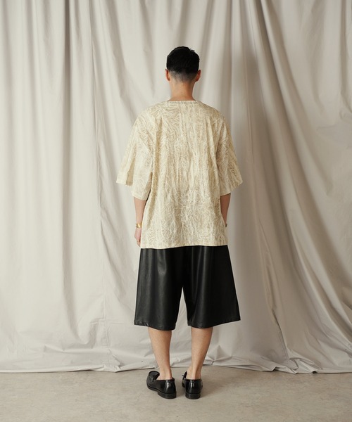 Aphlotus(アプロタス)の「ムラ染め クラッシュプリーツ H/S クルーネック プルオーバー(Tシャツ/カットソー・メンズ・サンドベージュ/スミクロ・SMALL/LARGE/MEDIUM)」の10枚目の写真