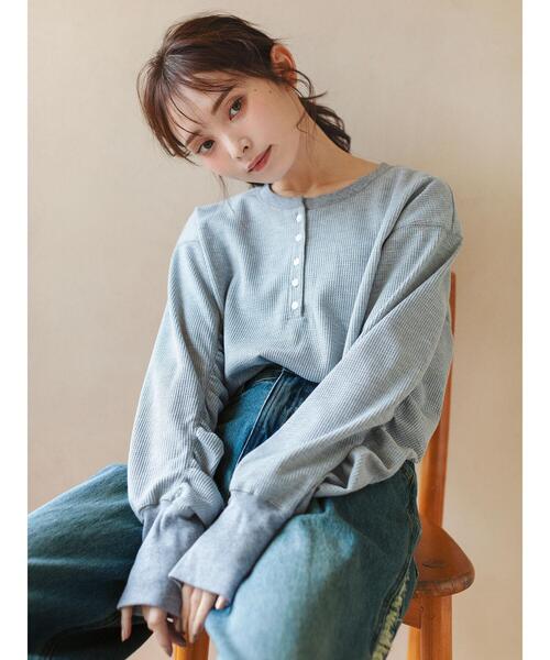 so4u（ソーフォーユー）の「ワッフルヘンリーネックカットソー（Tシャツ/カットソー・レディース・グレー/ベージュ・F）」の2枚目の写真