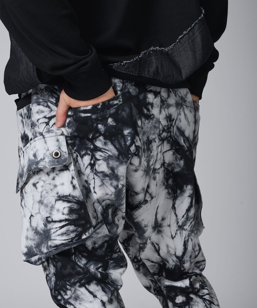 REGIEVO(レジエボ)の「カーゴサルエルパンツ(その他パンツ・メンズ・ブラック/グレー・LARGE/MEDIUM)」の16枚目の写真