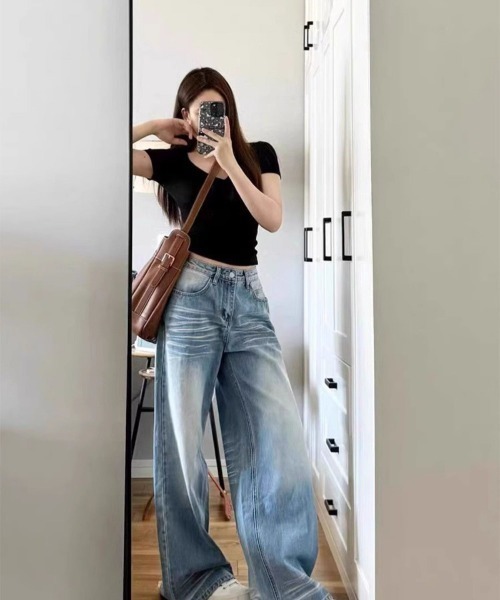 LETee(レティー)の「ワイドシルエットデニムパンツ(デニムパンツ・レディース・ブルー・M/S)」の2枚目の写真