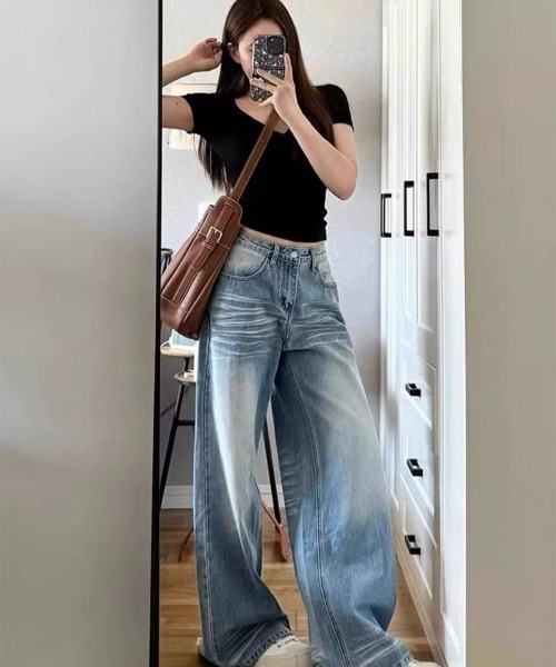 LETee(レティー)の「ワイドシルエットデニムパンツ(デニムパンツ・レディース・ブルー・M/S)」の3枚目の写真