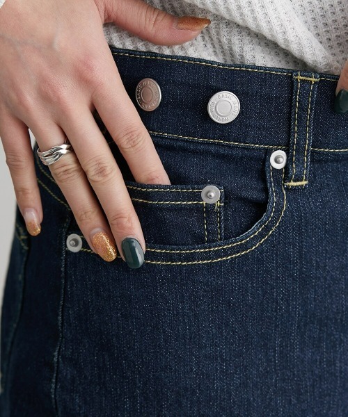 Soiunique（スワユニーク）の「サイドスリットストレートデニムパンツ　（ウエストボタン調節可能）　［Soiunique］（デニムパンツ・レディース・ブルー/ネイビー・M/L/LL）」の9枚目の写真