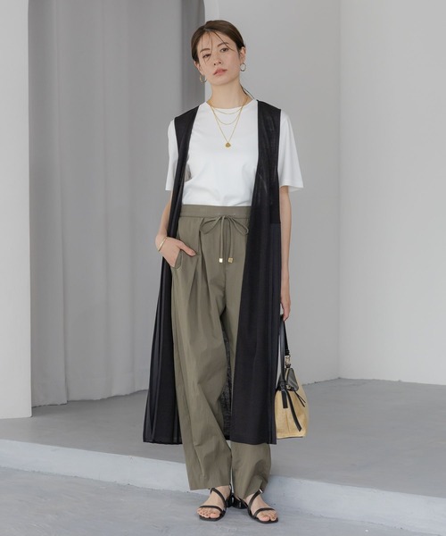 Elura(エルーラ)の「サマ見えベーシックTシャツ/318892(Tシャツ/カットソー・レディース・チャコールグレー/ダークブラウン/ホワイト/ホワイト系その他6/ブラック・LARGE/SMALL/MEDIUM)」の6枚目の写真