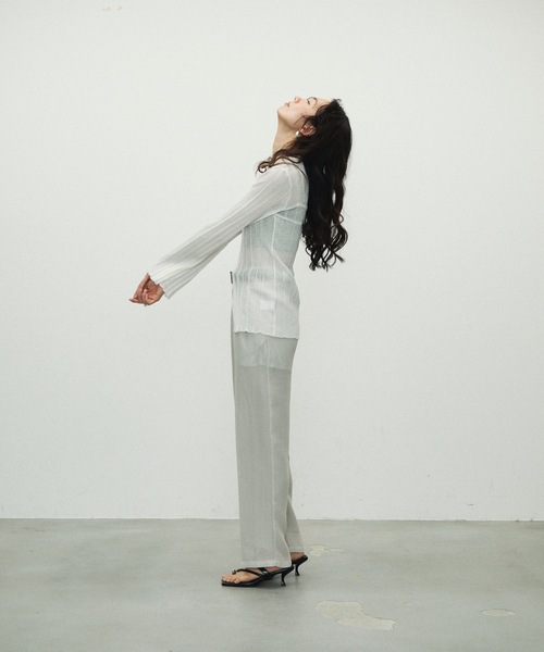 Lutim by u（ルチバイユー）の「Center Slit Sheer Rib Polo Collar Top / センタースリット・シアーリブポロ襟トップス（ニット/セーター・レディース・ホワイト/ブラック/グレイッシュベージュ・FREE）」の8枚目の写真