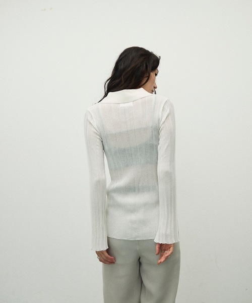 Lutim by u（ルチバイユー）の「Center Slit Sheer Rib Polo Collar Top / センタースリット・シアーリブポロ襟トップス（ニット/セーター・レディース・ホワイト/ブラック/グレイッシュベージュ・FREE）」の6枚目の写真