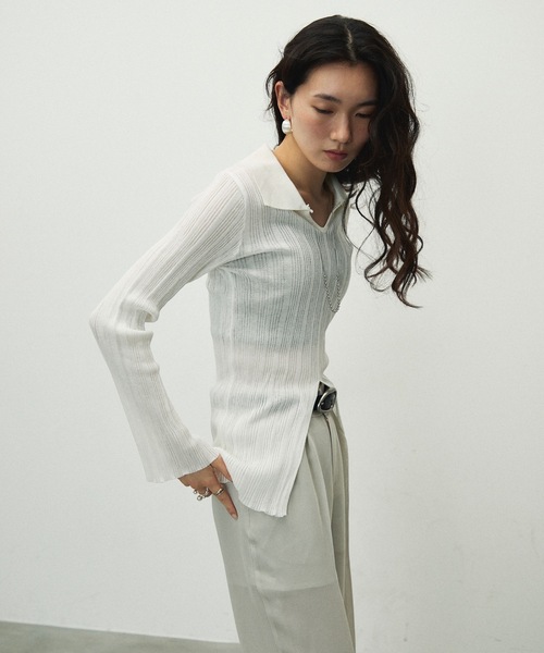 Lutim by u（ルチバイユー）の「Center Slit Sheer Rib Polo Collar Top / センタースリット・シアーリブポロ襟トップス（ニット/セーター・レディース・ホワイト/ブラック/グレイッシュベージュ・FREE）」の14枚目の写真