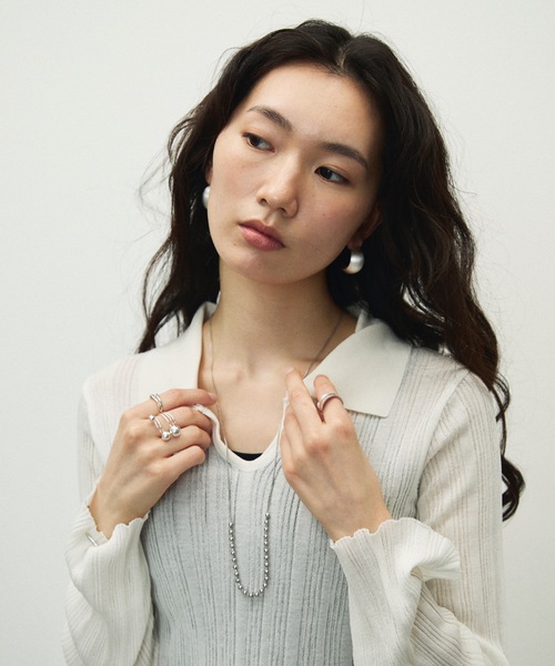 Lutim by u（ルチバイユー）の「Center Slit Sheer Rib Polo Collar Top / センタースリット・シアーリブポロ襟トップス（ニット/セーター・レディース・ホワイト/ブラック/グレイッシュベージュ・FREE）」の10枚目の写真