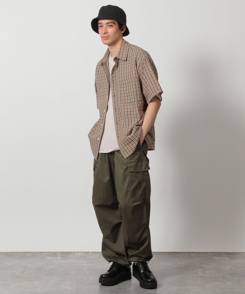 LAKOLE（ラコレ）の「シアサッカーチェックシャツ / 320213（シャツ/ブラウス・メンズ・ベージュ/チャコール/マルーン・MEDIUM/LARGE）」の7枚目の写真