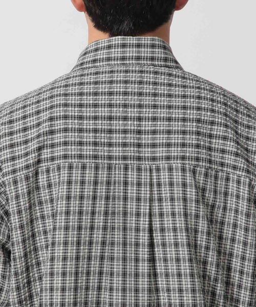 LAKOLE（ラコレ）の「シアサッカーチェックシャツ / 320213（シャツ/ブラウス・メンズ・ベージュ/チャコール/マルーン・MEDIUM/LARGE）」の16枚目の写真