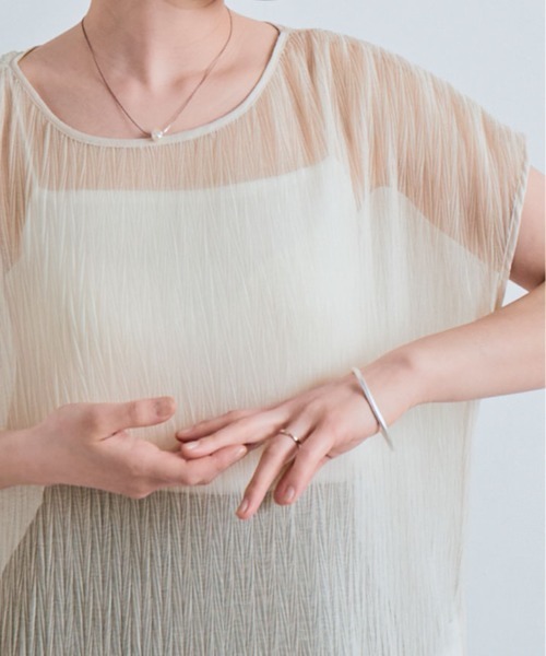 W:Huku（フーク）の「ランダム プリーツ ノースリーブ シフォン シアー ブラウス トップス / ノースリーブ フレンチスリーブ 袖なし（Tシャツ/カットソー・レディース・チャコール/テラコッタ/ブラック/オフホワイト・FREE）」の2枚目の写真