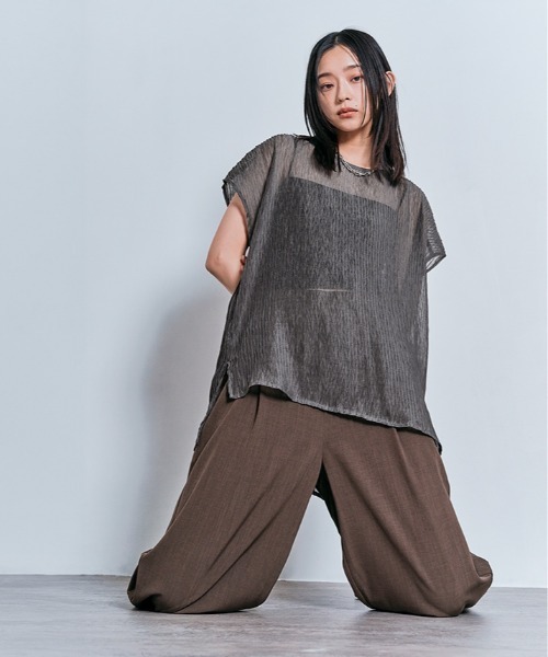 W:Huku（フーク）の「ランダム プリーツ ノースリーブ シフォン シアー ブラウス トップス / ノースリーブ フレンチスリーブ 袖なし（Tシャツ/カットソー・レディース・チャコール/テラコッタ/ブラック/オフホワイト・FREE）」の5枚目の写真