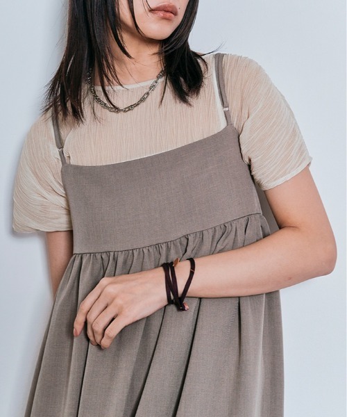 W:Huku（フーク）の「ランダム プリーツ ノースリーブ シフォン シアー ブラウス トップス / ノースリーブ フレンチスリーブ 袖なし（Tシャツ/カットソー・レディース・チャコール/テラコッタ/ブラック/オフホワイト・FREE）」の6枚目の写真