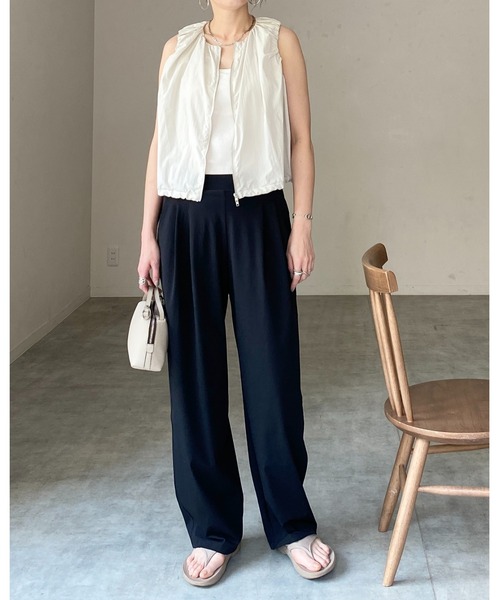 She's Closet(シーズクローゼット)の「ショート丈 ダブルジップ シャーリング バルーンギャザーベスト(ベスト・レディース・アイボリー/ブラック・FREE)」の19枚目の写真