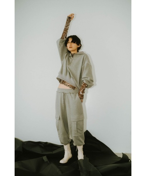 Knuth Marf(クヌースマーフ)の「cargo sweat pants(unisex)(スウェットパンツ・レディース・グレー/ブラック/アイボリー・MEDIUM/SMALL/X-SMALL)」の11枚目の写真