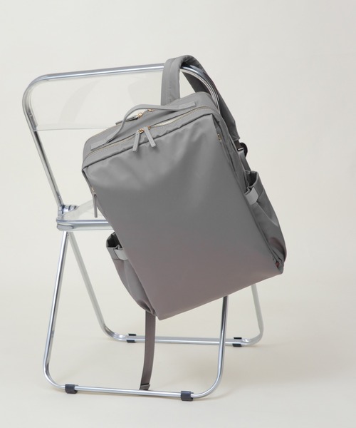 BASE（ベース）の「9ポケット ユニセックス 通勤 通学 リュック（バックパック/リュック・レディース・ダークグレー/ネイビー/グレー/ダークベージュ/ピンク系その他/ブルー/ブラック/カーキ/グレイッシュベージュ/ベージュ/ボルドー/ダークブラウン・FREE）」の3枚目の写真