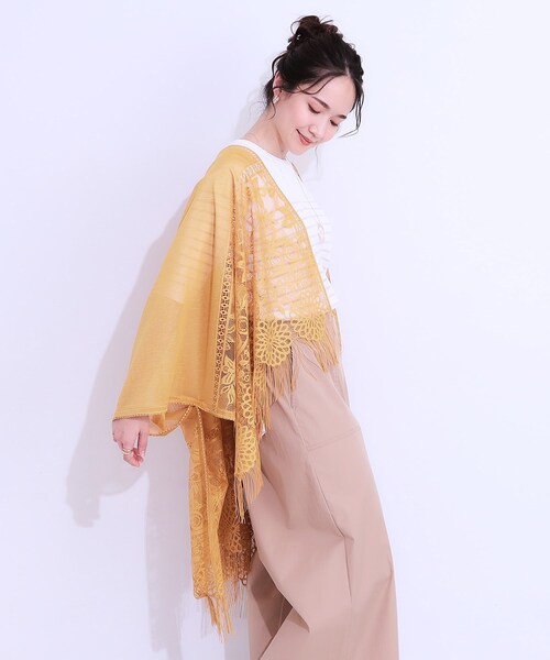 SHOO・LA・RUE(シューラルー)の「花柄レースポンチョ(ポンチョ・レディース・ブラック/オフホワイト/ネイビー/ナチュラル/マスタード・00)」の15枚目の写真