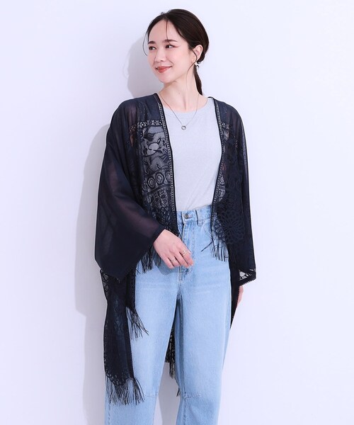 SHOO・LA・RUE(シューラルー)の「花柄レースポンチョ(ポンチョ・レディース・ブラック/オフホワイト/ネイビー/ナチュラル/マスタード・00)」の18枚目の写真