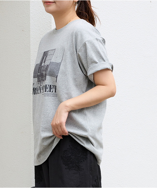 JOURNAL STANDARD(ジャーナルスタンダード)の「汗ジミ防止天竺プリントT(Tシャツ/カットソー・レディース・ホワイト系その他/ブラック系その他/チャコールグレー・FREE)」の21枚目の写真