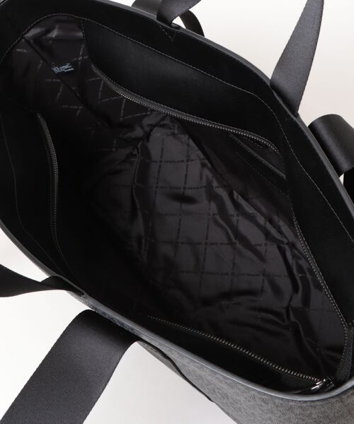 MICHAEL KORS(マイケルコース)の「COOPER デュアル ハンドル トート ウィズ ジップ - MKシグネチャー(トートバッグ・メンズ・ブラック・FREE)」の2枚目の写真