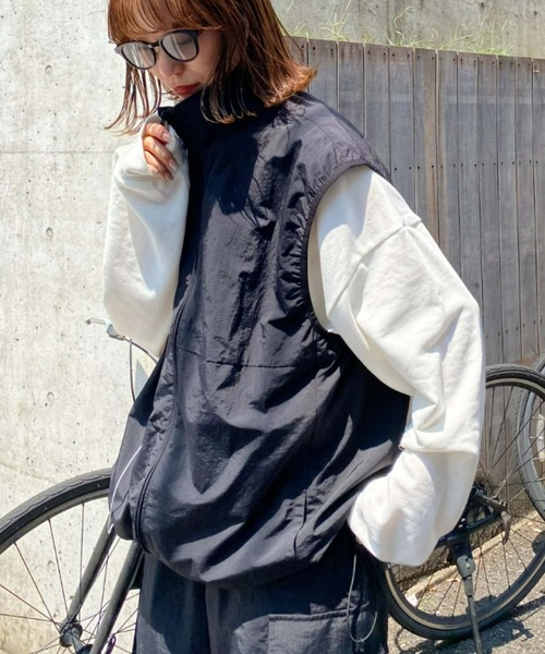 CIAOPANIC TYPY（チャオパニックティピー）の「【WEB限定】【ユニセックス】撥水ドロストナイロンベスト（ベスト・メンズ・ブラック/チャコールグレー・MEDIUM/LARGE/X-LARGE）」の8枚目の写真