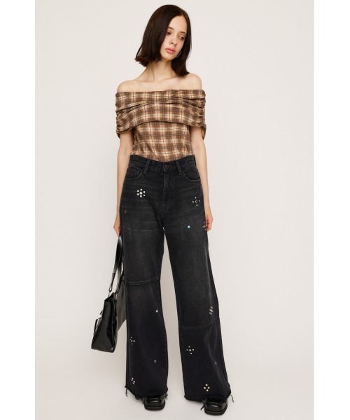 SLY（スライ）の「STUDS SEAM DESIGN FLARE PT-E スタッズ シームデザイン フレアパンツ イー 秋服（デニムパンツ・レディース・ブラック・1/2）」の3枚目の写真