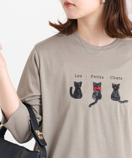 BRODIAEA(ブローディア)の「BRODIAEA スパンコール ネコデザインカットソー(Tシャツ/カットソー・レディース・ブルーグリーン/グレイッシュベージュ/ブラック/オレンジ・40)」の2枚目の写真