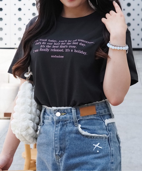 &soiree(アンドソワレ)の「フロント刺繍Tシャツ(Tシャツ/カットソー・レディース・ホワイト/ネイビー/ブラウン/ベージュ/スミクロ・FREE)」の3枚目の写真