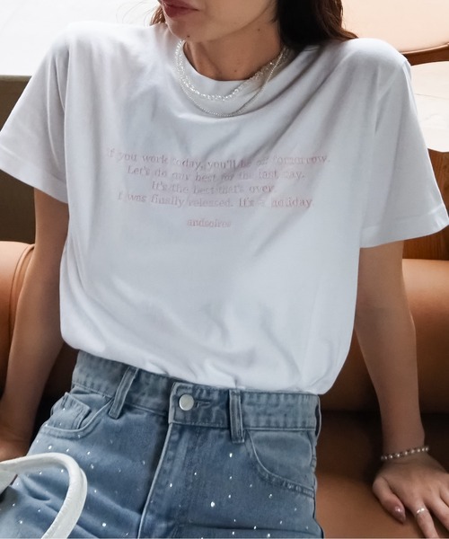 &soiree(アンドソワレ)の「フロント刺繍Tシャツ(Tシャツ/カットソー・レディース・ホワイト/ネイビー/ブラウン/ベージュ/スミクロ・FREE)」の8枚目の写真