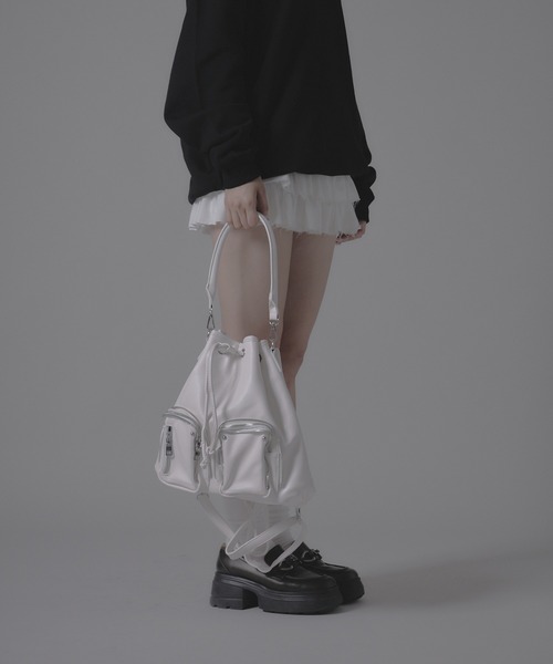 Chick（チック）の「Stud Design Pocket Backpack/スタッズデザインポケットバックパック（バックパック/リュック・レディース・ホワイト/ブラック・FREE）」の2枚目の写真