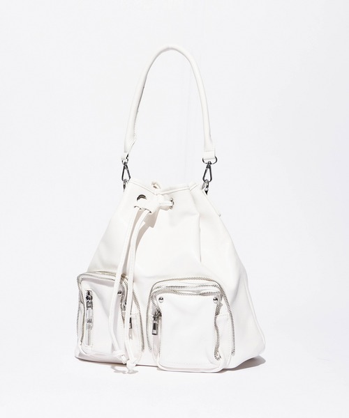 Chick（チック）の「Stud Design Pocket Backpack/スタッズデザインポケットバックパック（バックパック/リュック・レディース・ホワイト/ブラック・FREE）」の6枚目の写真