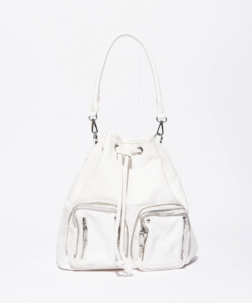 Chick（チック）の「Stud Design Pocket Backpack/スタッズデザインポケットバックパック（バックパック/リュック・レディース・ホワイト/ブラック・FREE）」の5枚目の写真