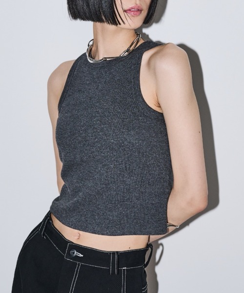 AIC.（エーアイシー）の「【再入荷】パッド付きカットリブショートアメスリタンクトップ（タンクトップ・レディース・オフホワイト/チャコールグレー/ブラック・FREE）」の3枚目の写真