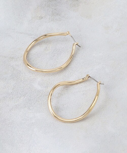 OPAQUE.CLIP（オペークドットクリップ）の「ワンタッチメタルフープビッグピアス（ピアス（両耳用）・レディース・シルバー/ゴールド・00）」の3枚目の写真