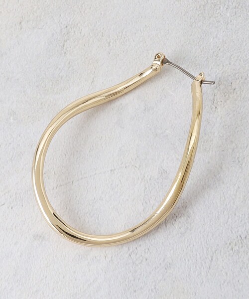 OPAQUE.CLIP（オペークドットクリップ）の「ワンタッチメタルフープビッグピアス（ピアス（両耳用）・レディース・シルバー/ゴールド・00）」の4枚目の写真
