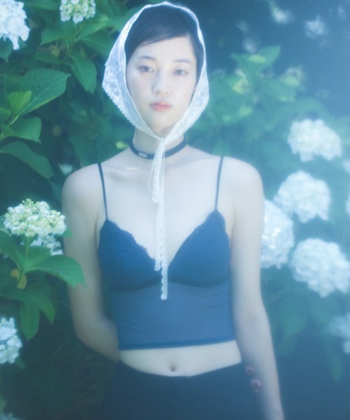 overneath（オーバーニース）の「OVERNEATH / オーバーニース：別注 Bra043 レース×ネット：ONLYARK-17-2003[ANN]（キャミソール・レディース・ネイビー・S）」の2枚目の写真