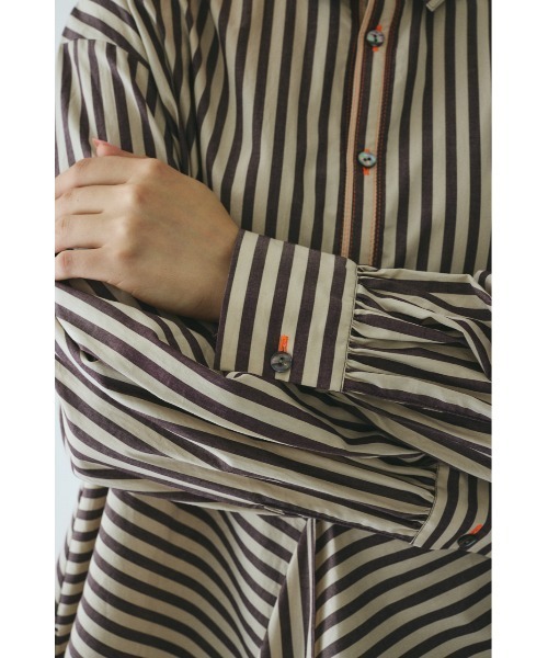 HeRIN.CYE(ヘリンドットサイ)の「Flare hem shirt フレアヘムシャツ(シャツ/ブラウス・レディース・ブラウン系その他/ブルー系その他/ホワイト系その他・FREE)」の7枚目の写真