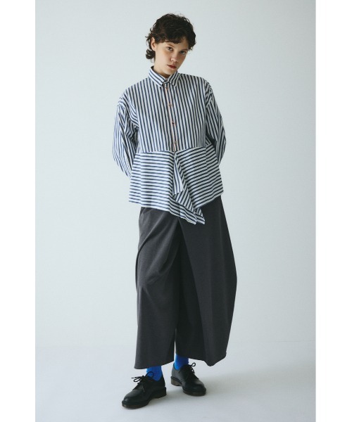 HeRIN.CYE(ヘリンドットサイ)の「Flare hem shirt フレアヘムシャツ(シャツ/ブラウス・レディース・ブラウン系その他/ブルー系その他/ホワイト系その他・FREE)」の6枚目の写真