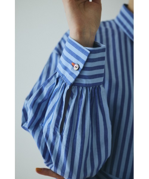 HeRIN.CYE(ヘリンドットサイ)の「Flare hem shirt フレアヘムシャツ(シャツ/ブラウス・レディース・ブラウン系その他/ブルー系その他/ホワイト系その他・FREE)」の15枚目の写真