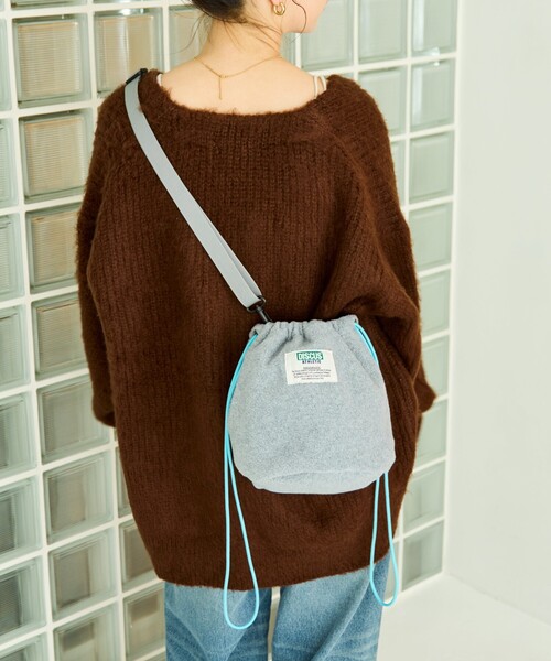 FREAK'S STORE（フリークスストア）の「限定展開 DISCUS ATHLETIC × FREAK'S STORE/ディスカス アスレチック 別注 フリース 配色 巾着 バッグ（ショルダーバッグ・レディース・ブラック/グレー/ネイビー・ONE SIZE）」の9枚目の写真