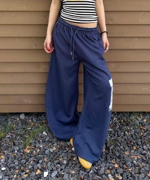 semplice(センプリチェ)の「ドローコード ワイドレッグ アルファベットプリント ジャージパンツ(その他パンツ・レディース・ネイビー/グレー・M/L)」の11枚目の写真