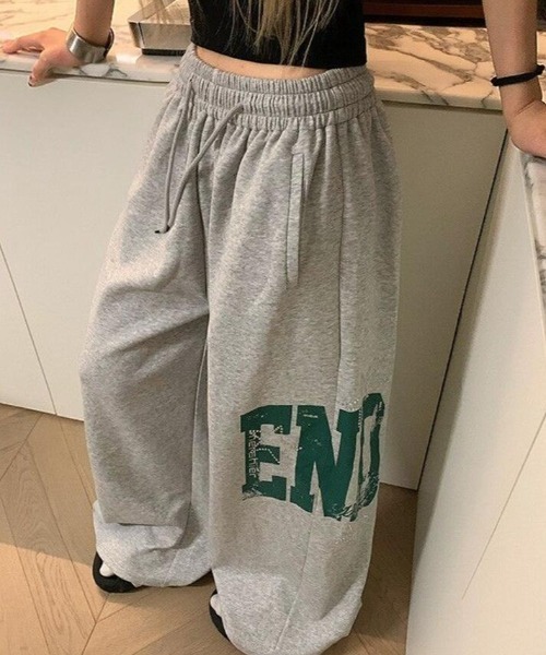 semplice(センプリチェ)の「ドローコード ワイドレッグ アルファベットプリント ジャージパンツ(その他パンツ・レディース・ネイビー/グレー・M/L)」の7枚目の写真