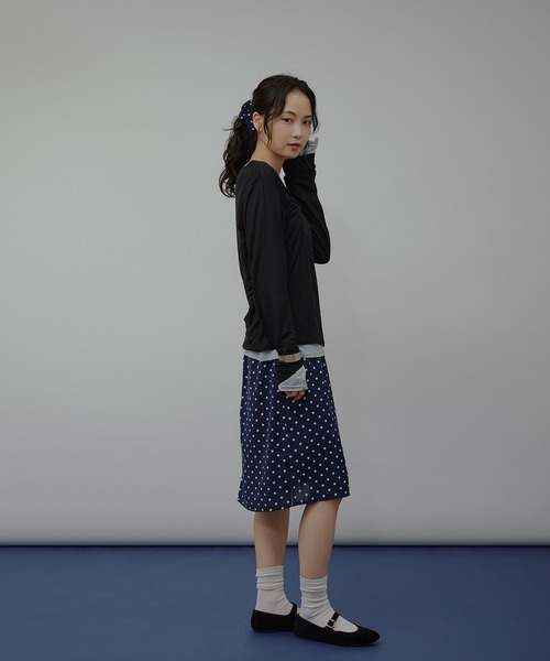 MUHET(ミュエータ)の「sheer layered twist top / シアーレイヤードツイストトップス(Tシャツ/カットソー・レディース・ブラウン/ブラック/チャコールグレー・FREE)」の13枚目の写真
