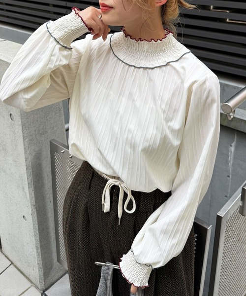 DOUBLE NAME（ダブルネーム）の「前後2WAYシャーリングブラウス（シャツ/ブラウス・レディース・ブラウン/オフホワイト/グリーン・FREE）」の8枚目の写真