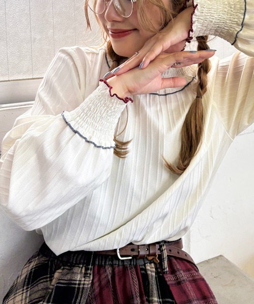 DOUBLE NAME（ダブルネーム）の「前後2WAYシャーリングブラウス（シャツ/ブラウス・レディース・ブラウン/オフホワイト/グリーン・FREE）」の4枚目の写真