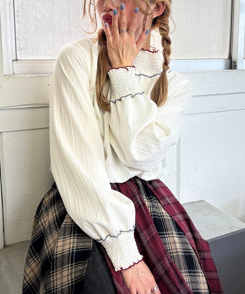 DOUBLE NAME（ダブルネーム）の「前後2WAYシャーリングブラウス（シャツ/ブラウス・レディース・ブラウン/オフホワイト/グリーン・FREE）」の5枚目の写真